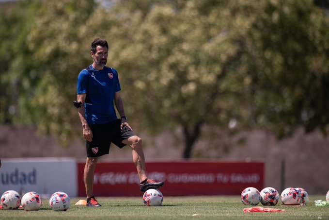 El Independiente de Domínguez no incorpora y ahora pierde a su goleador y capitán