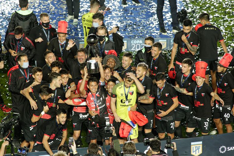 «Si te acomodás un poco, peleás un título y salís campeón como Colón»