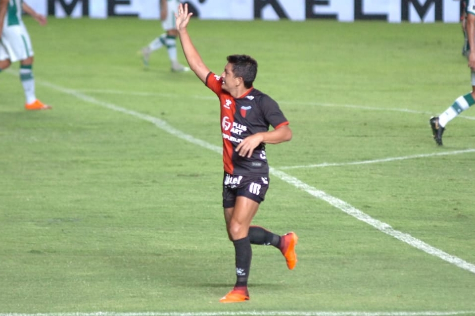 Hay acuerdo de palabra para que el Pulga vuelva a Colón
