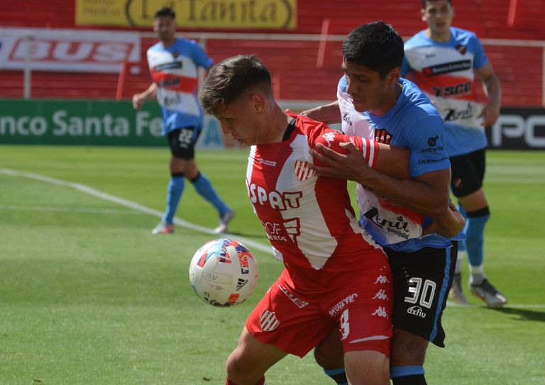 Mientras presiona por venir a Santa Fe, Roldán hizo fútbol en Boca