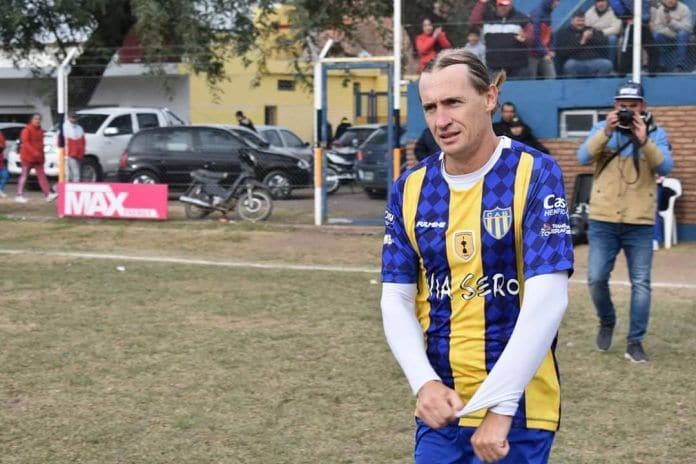 Un año más: el Polaco Bastía no se retira del fútbol