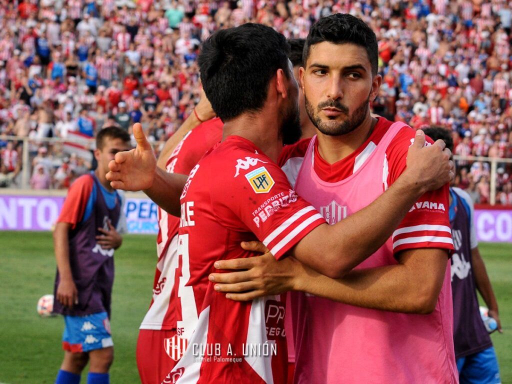 Tras su frustrado paso por Unión, Blandi podría seguir su carrera en el país
