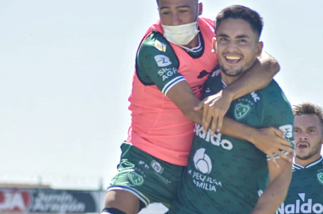 Sarmiento de Junin incorpora un centrodelantero ¿Y libera a Torres a Colón?