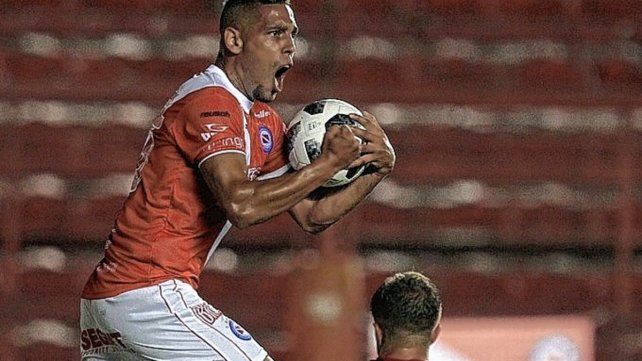 Sandoval: «Voy a defender a muerte la camiseta de Colón»