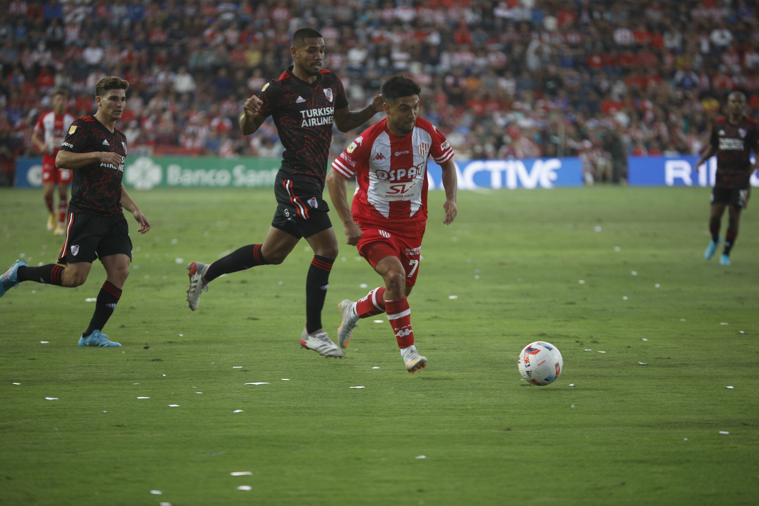 Unión: tres nombres para ocupar un solo lugar ante Sarmiento