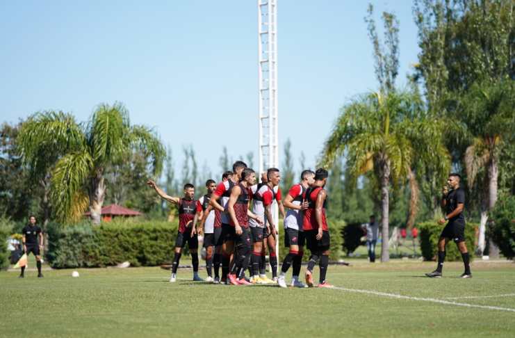 Colón diagramó la semana previa al debut ante Boca