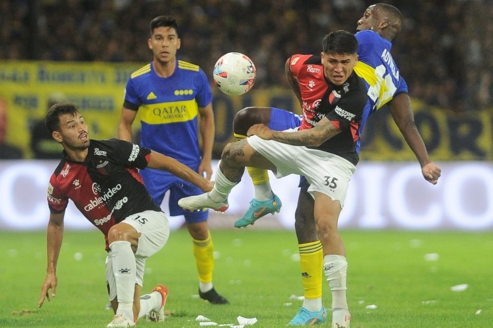 Buen punto de partida para Colón en la Bombonera