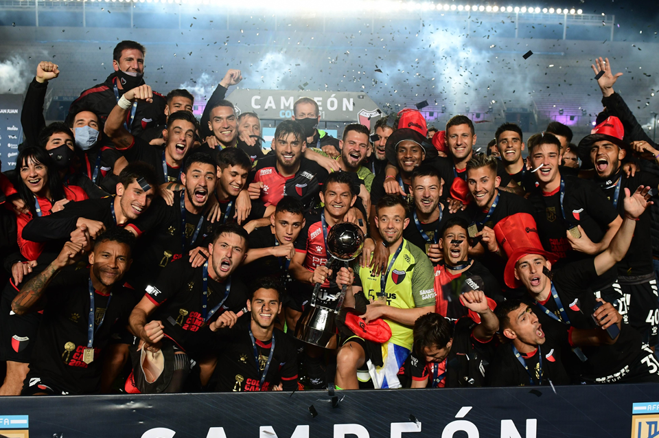 Un club del fútbol argentino oficializó el arribo de un campeón con Colón