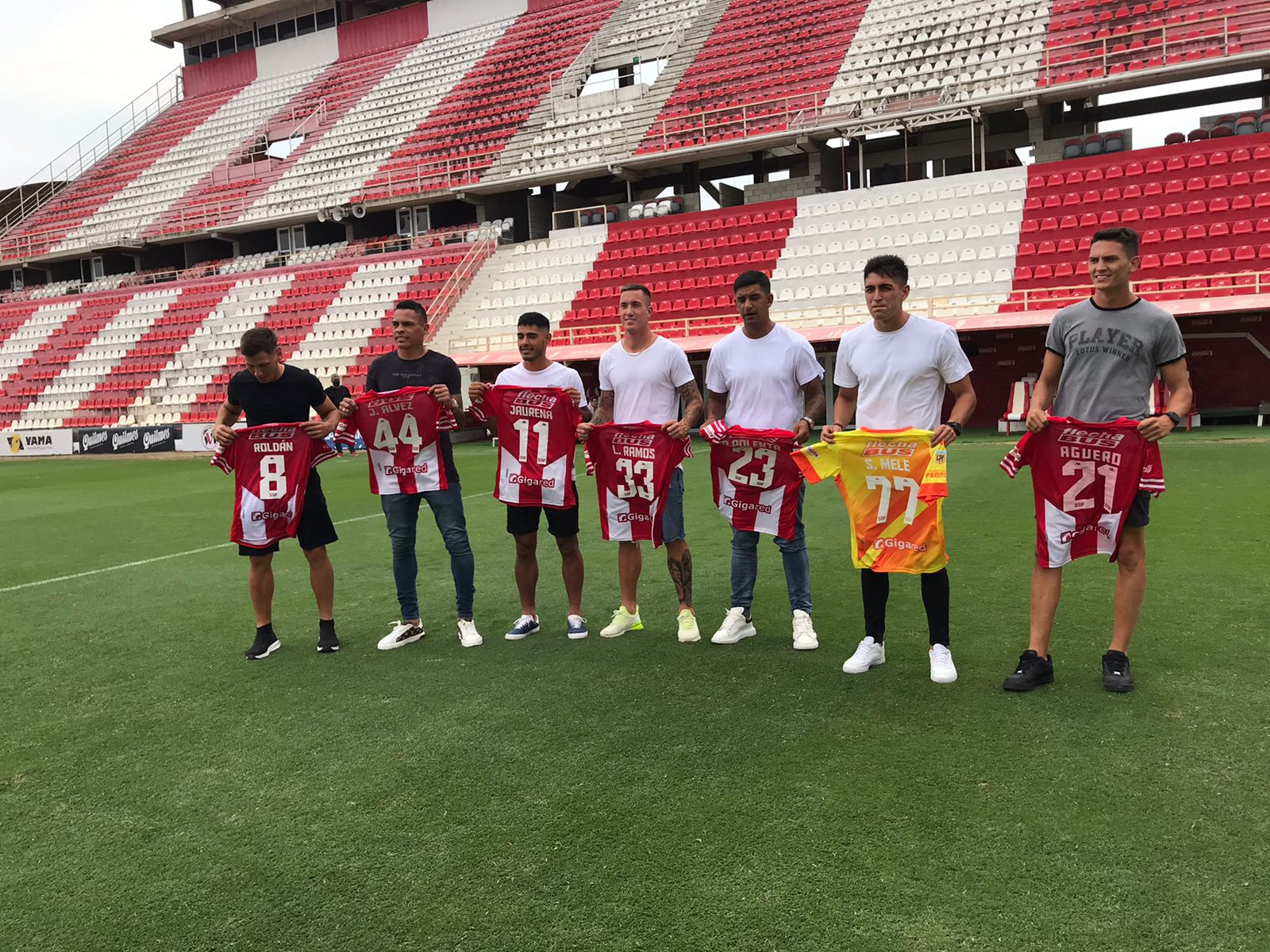 No debutó y ya conquistó el corazón de los Tatengues: «Me gusta estar acá»