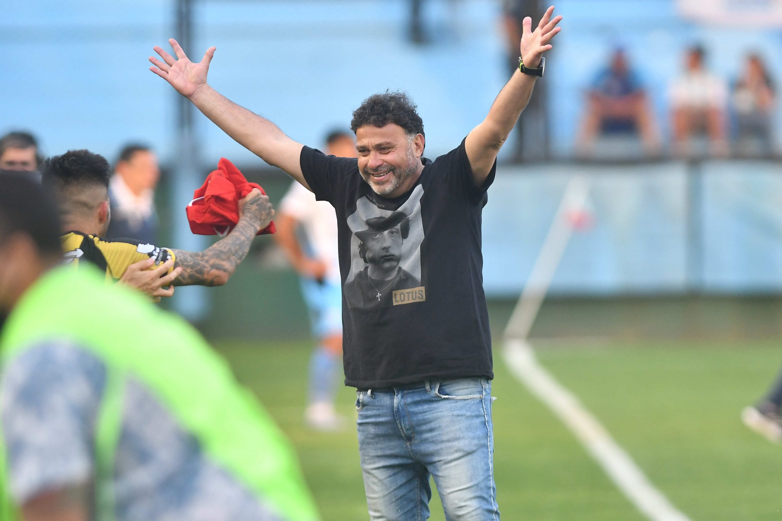 Un entrenador que pasó por Colón quiere a Brian Fernández para su equipo