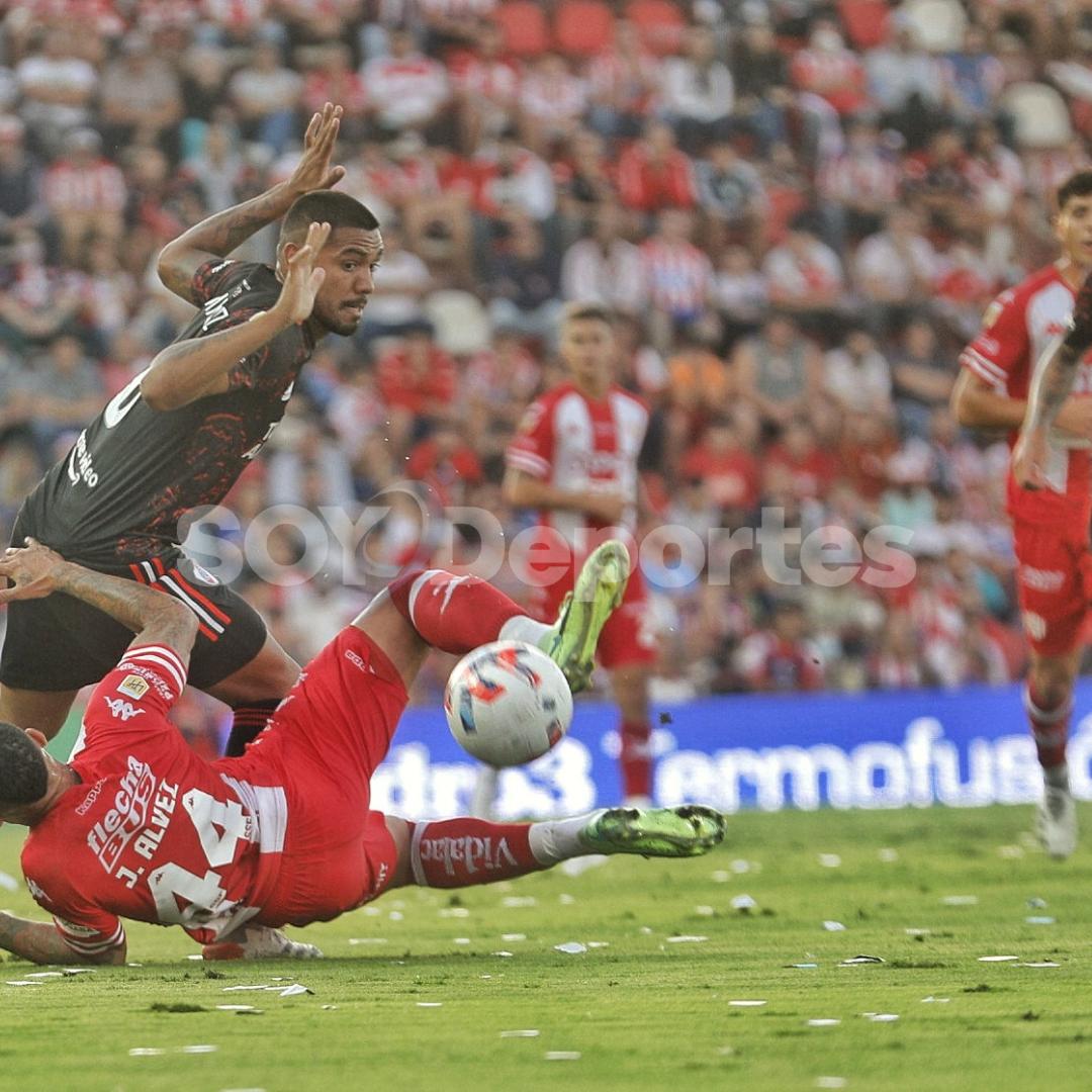Final PT: Unión «perdonó» a River y por eso se fueron al descanso igualados