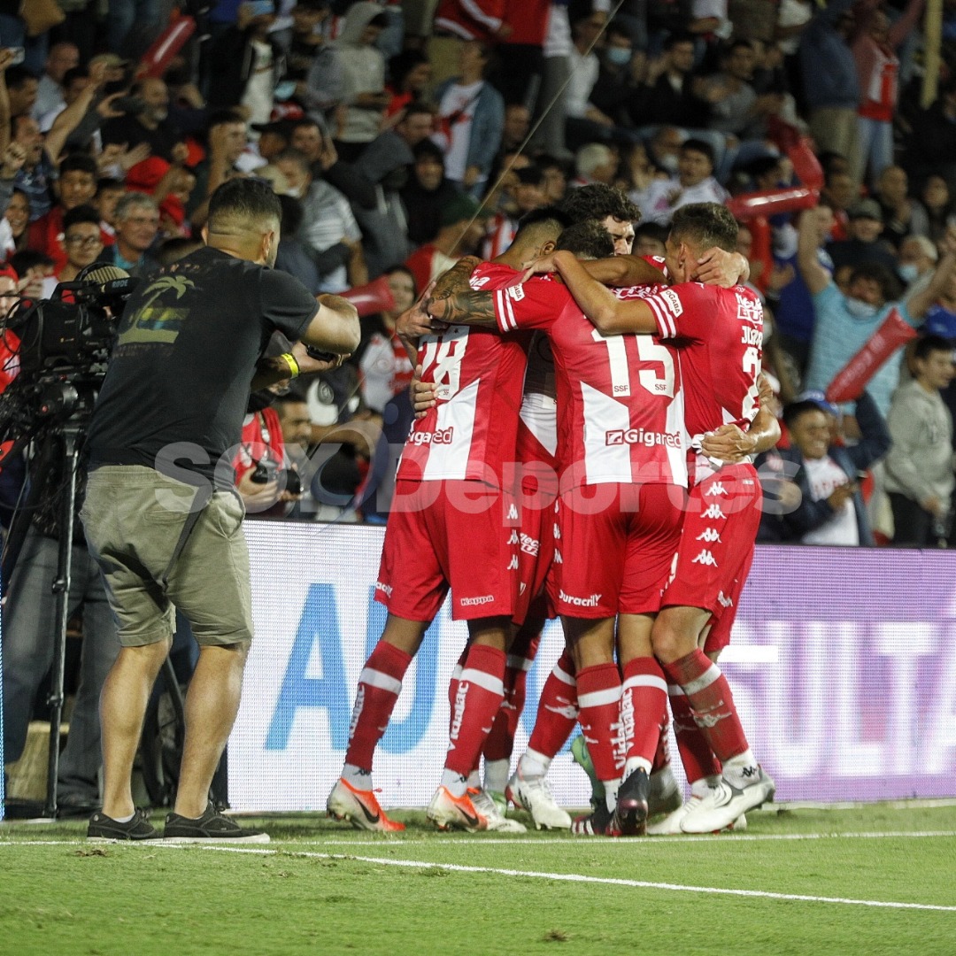 Unión tuvo un debut soñado frente al campeón: Un triunfo para ilusionarse