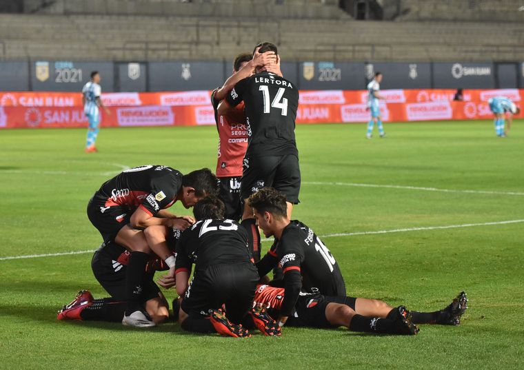 Fue campeón con Colón y disputará su primer partido en el año… pero en reserva