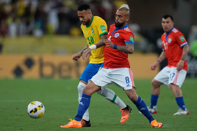 Brasil goleó a Chile y lo dejó con un pie fuera de Qatar