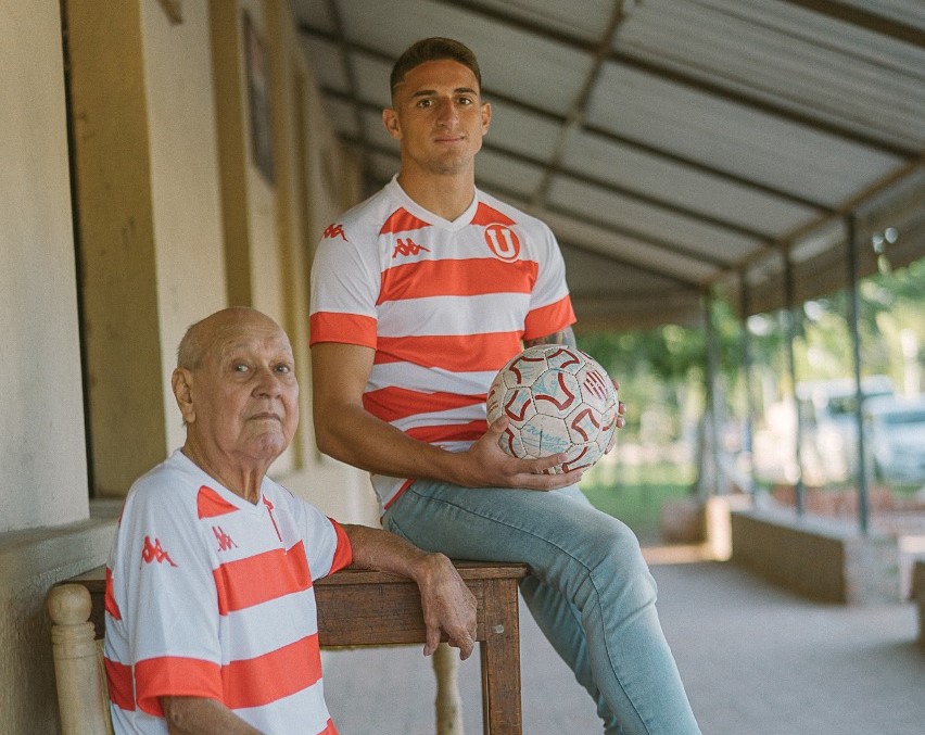 Unión presentó una edición especial de remeras que recuerdan al equipo del 64