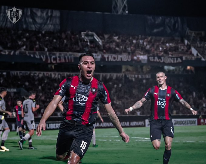 Cerro Porteño venció a Peñarol y Colón quedó segundo sin jugar