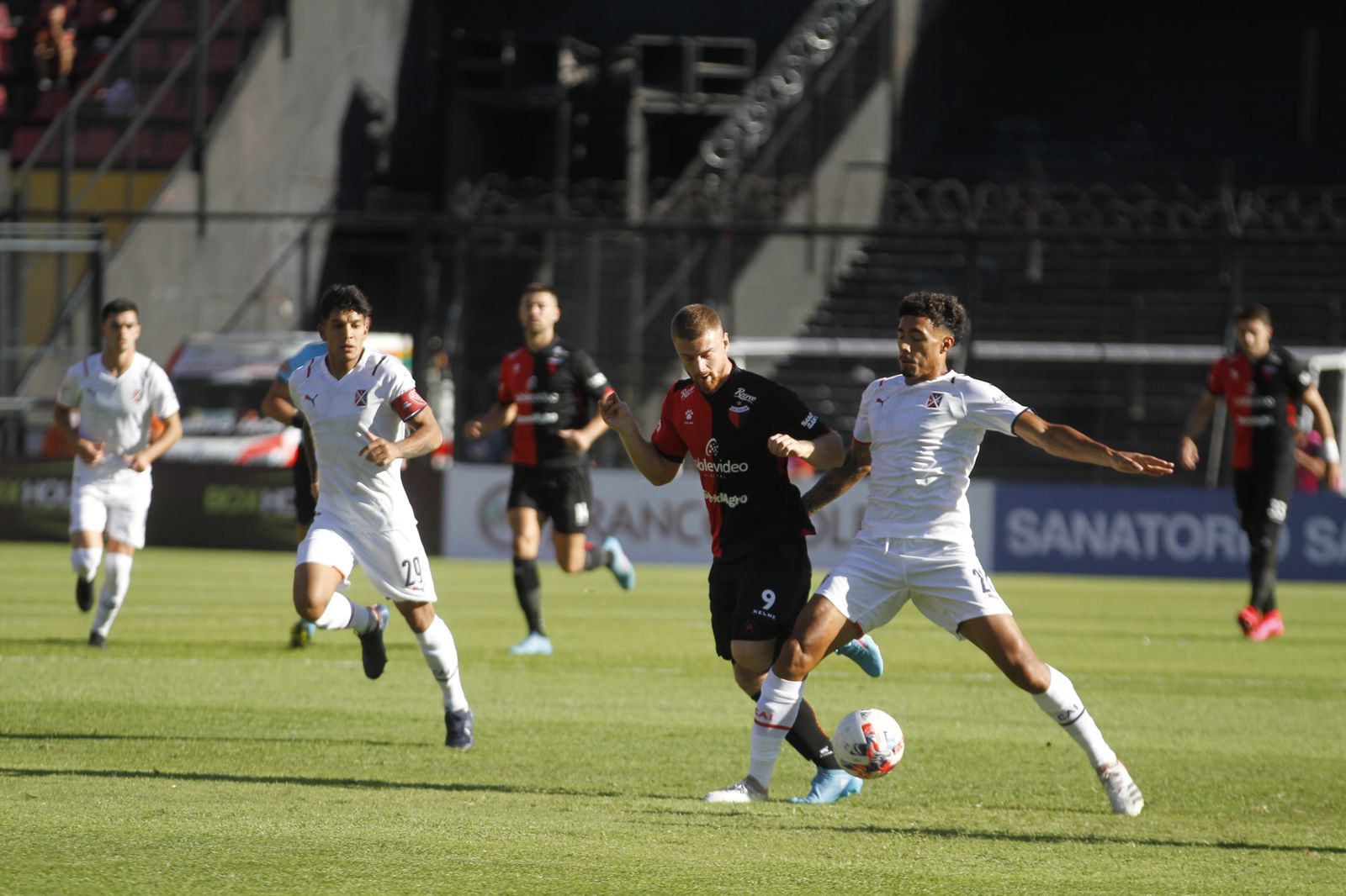 Colón hizo fútbol en Paraguay: el once que probó Falcioni