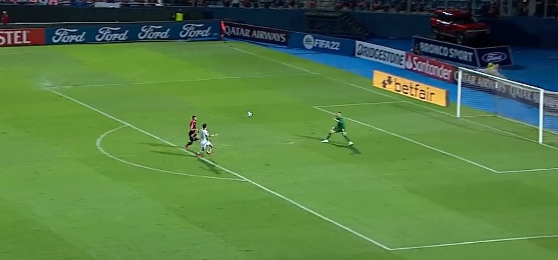 Las reacciones de los hinchas de Colón a la jugada que pudo haberlo cambiado todo en Paraguay