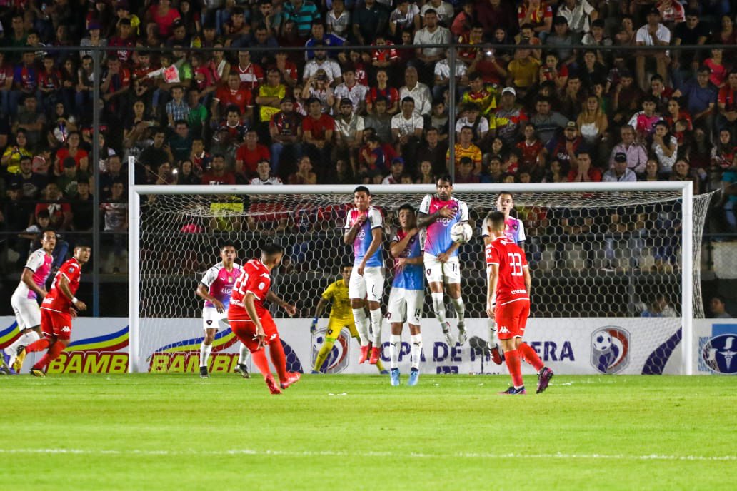 El próximo rival de Colón puso suplentes y empató sin goles en Paraguay