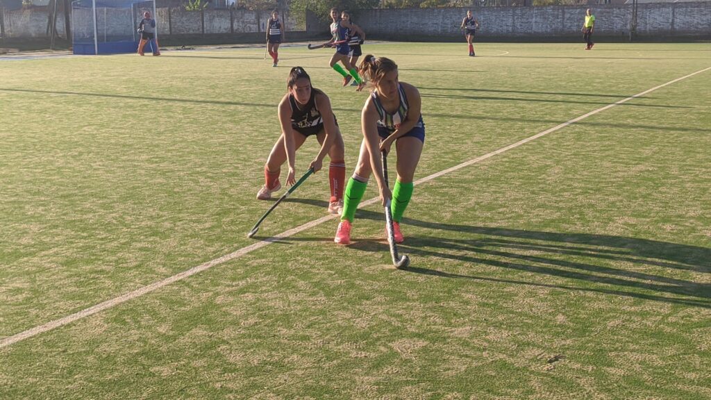 Banco y La Salle, un duelo «al palo» en el hockey femenino santafesino