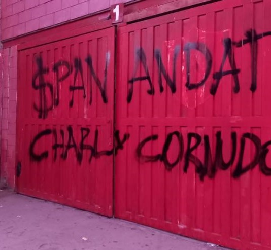 Pintadas en Unión en el día de la audiencia conciliatoria por las elecciones