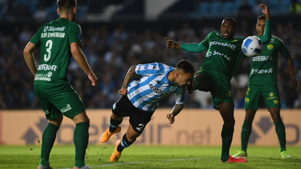Antes de Unión, Racing volvió a ganar en la Sudamericana