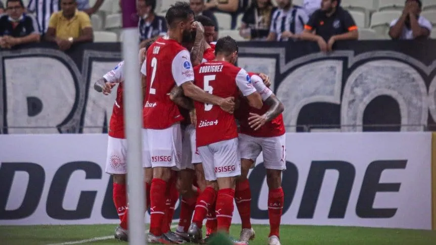 Antes de visitar a Colón, el Rojo juega hoy por la Sudamericana
