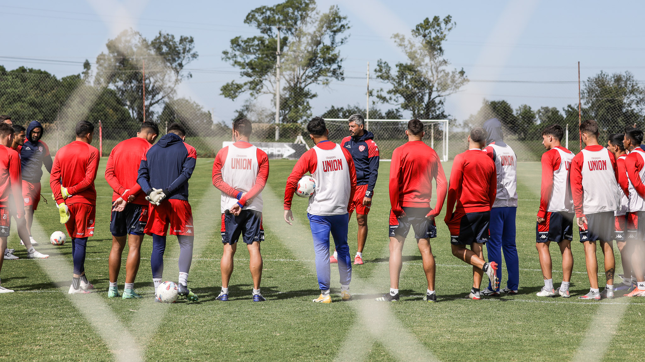 Unión ya está en La Plata y entrena en Estudiantes