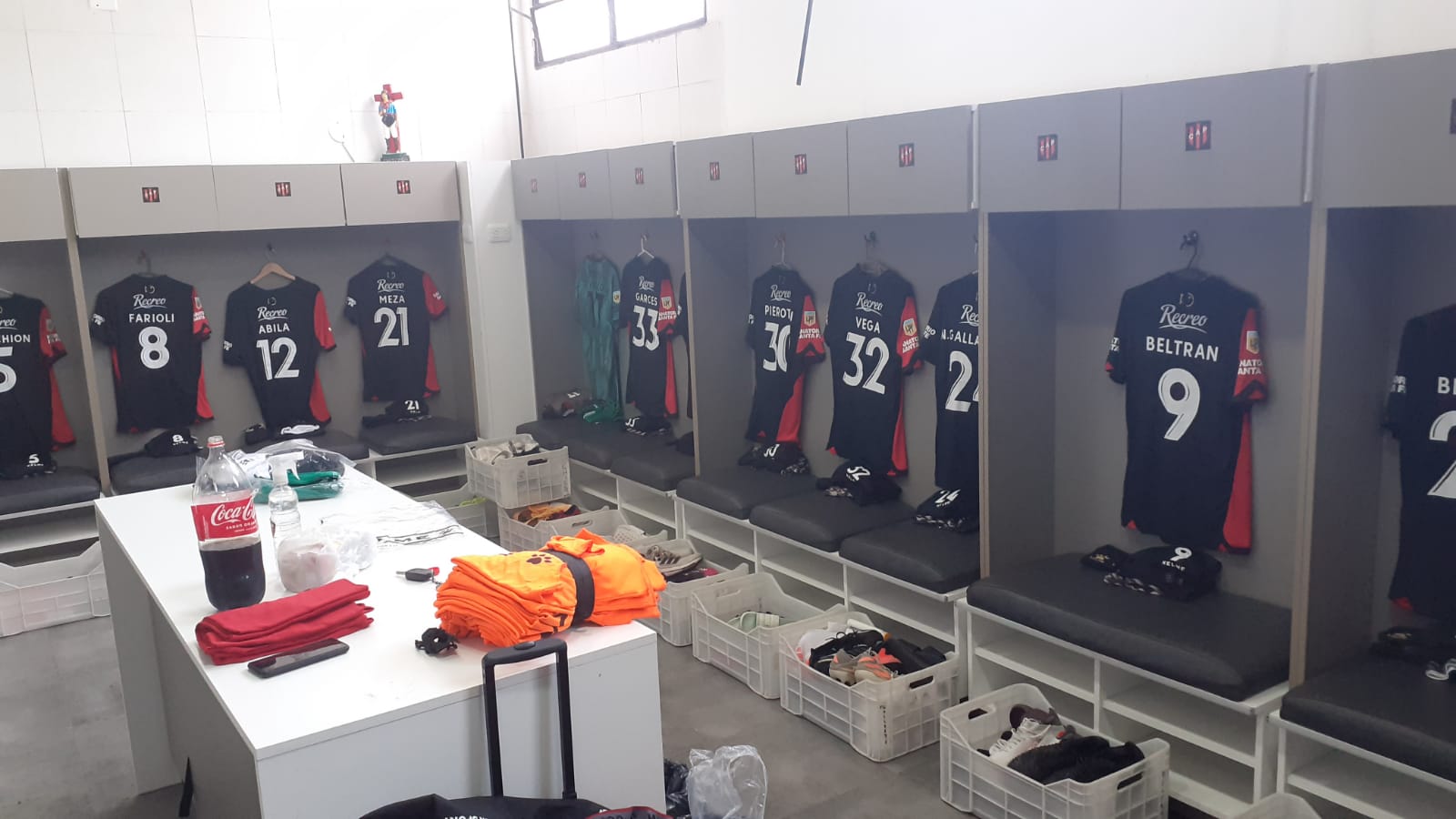 ¿Con qué camiseta debuta Colón en la Libertadores 2022?