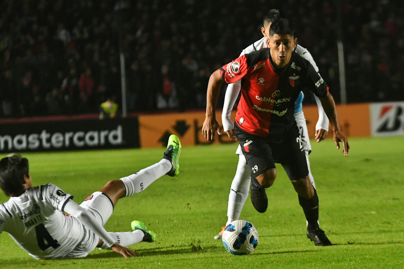 Independiente acelera por Rodrigo Aliendro