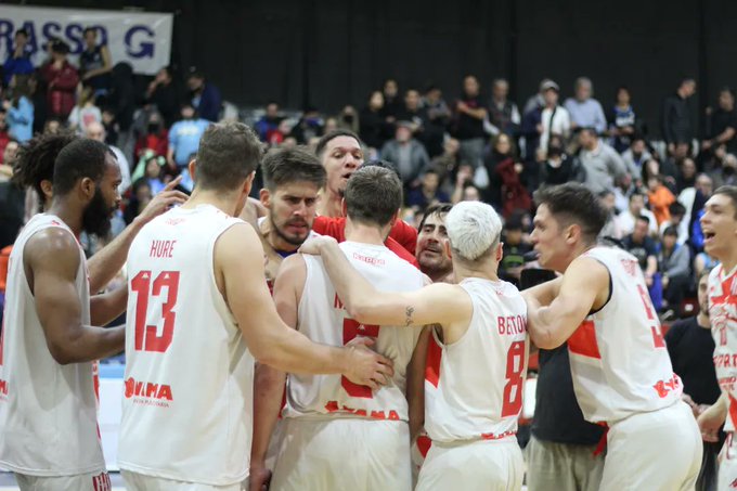 Unión vapuleó a Hispano y forzó un quinto encuentro