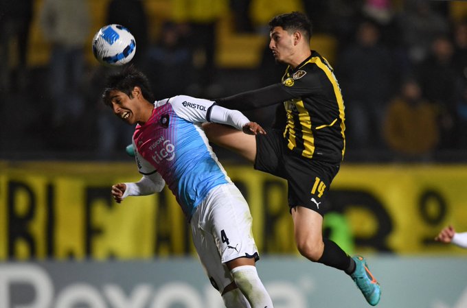 Colón aprieta el puño: empataron Peñarol y Cerro Porteño