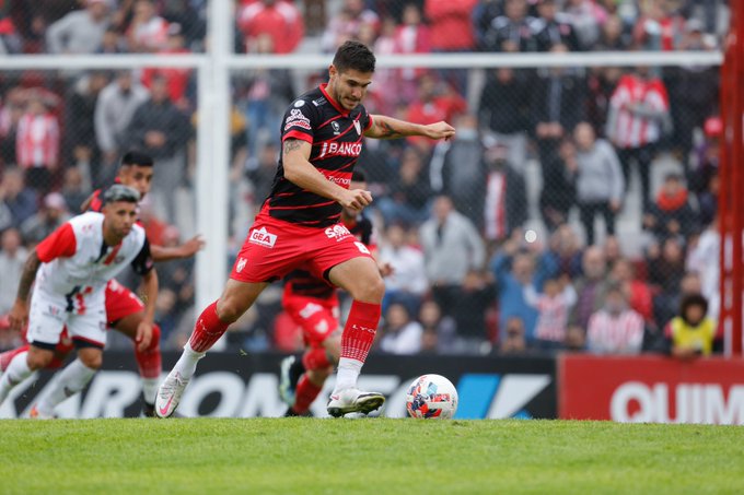 Un ex Colón volvió a marcar y ratificó su gran momento en la Primera Nacional