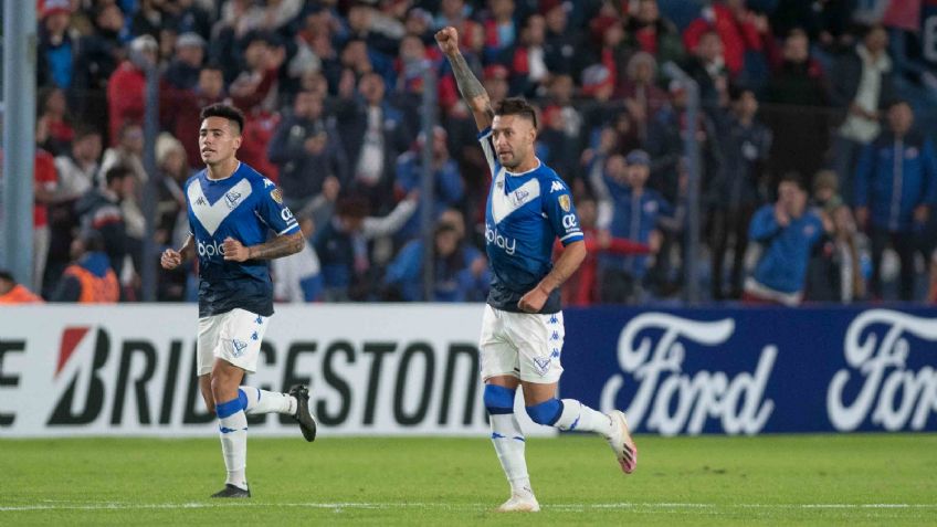 Vélez ganó en Uruguay y sueña 