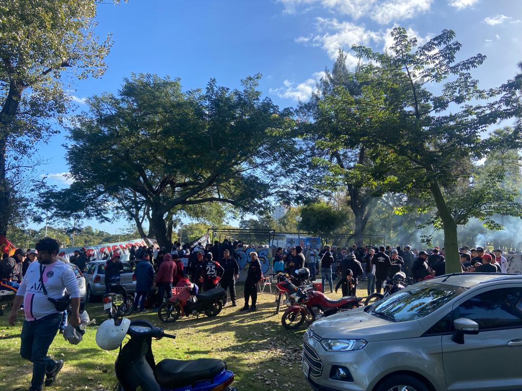 La previa conjunta entre los hinchas de Colón y Olimpia