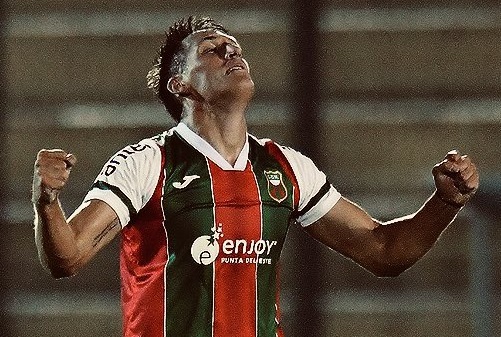 Un ex Unión despierta la ilusión en Uruguay