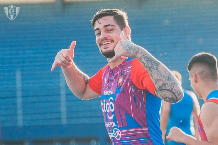 «Nací predestinado a ganar», el mensaje de un jugador de Cerro antes de visitar a Colón