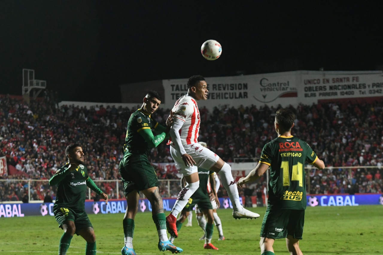 Unión perdió con Defensa y quedó sin chances en un torneo que arrancó bien y termina mal