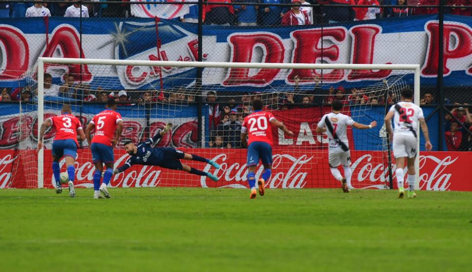 Nacional perdió un partido increíble y se comienza a cuestionar a su DT