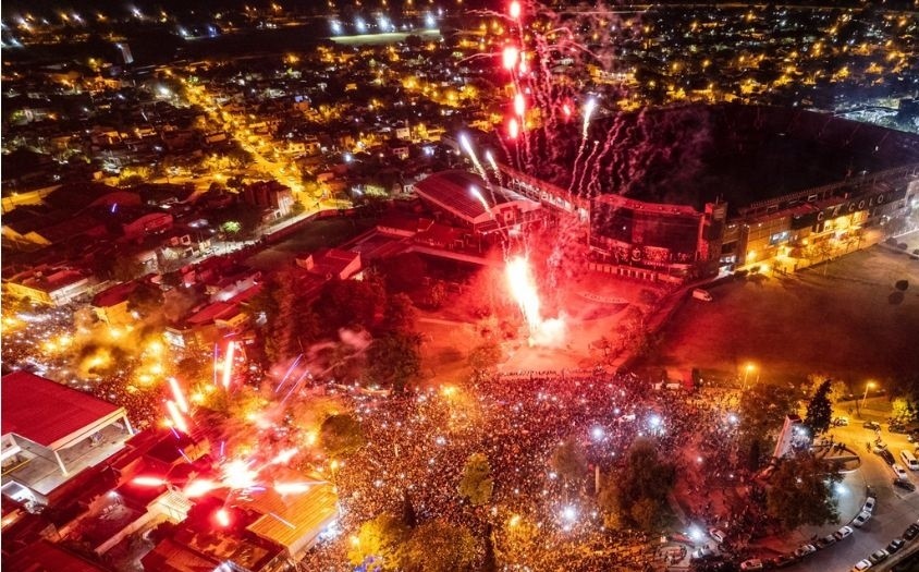 Hay fiesta en el Centenario: Colón festeja el primer año de su histórico título