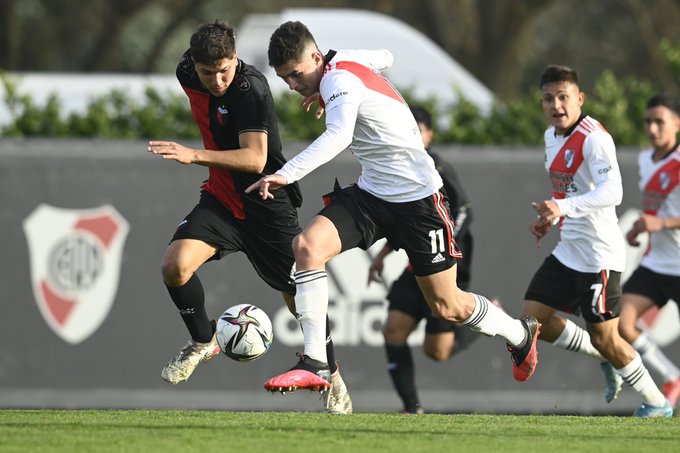 Triunfazo de la Reserva de Colón ante River en Buenos Aires