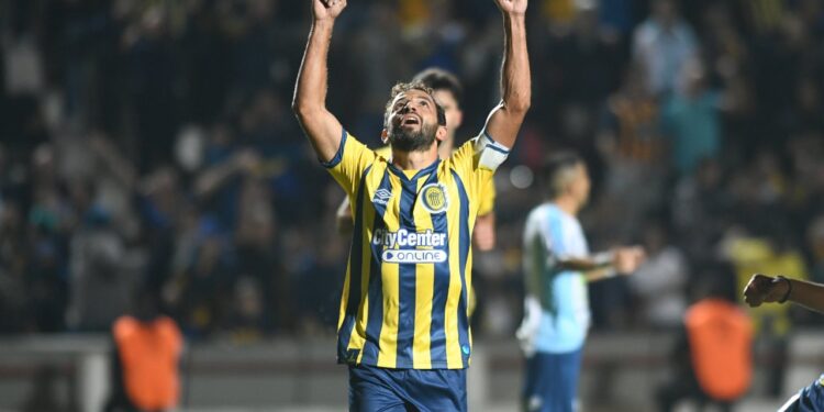 Rosario Central confirmó que Lucas Gamba no continuará en la institución