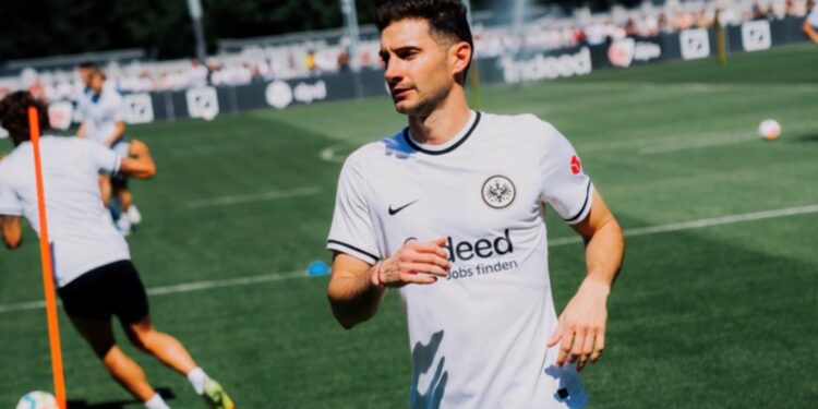 Lucas Alario marcó el primer gol de la pretemporada del Frankfurt