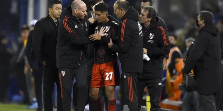 Fue accidentado el debut de Aliendro en River: ¿Qué tiene?