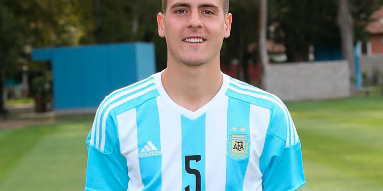 Salió de Colón, pasó por Boca y la Selección Juvenil y está a un paso de volver