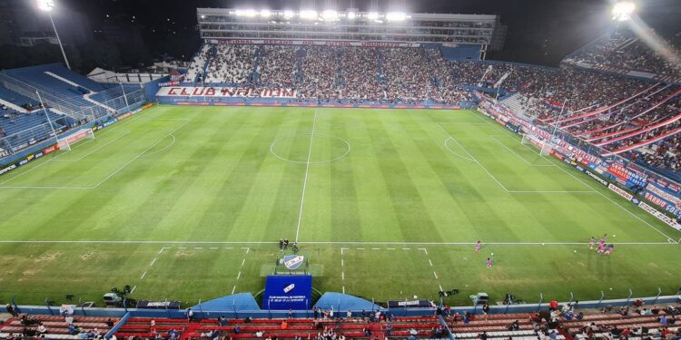 Unión juega en Montevideo frente a Nacional por la ida de los 8vos de final de la Sudamericana