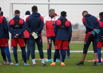 Munúa otra vez al frente