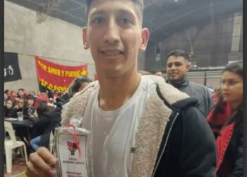 Aliendro de despedida con los hinchas de Colón, pero…