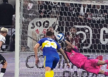 Con los arqueros como figuras, Boca y Corinthians igualaron sin goles en San Pablo