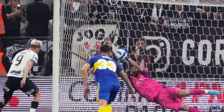 Con los arqueros como figuras, Boca y Corinthians igualaron sin goles en San Pablo